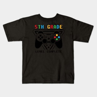 5th Grade Level Complete Gamer Class Of 2024 Graduation Kids T-Shirt